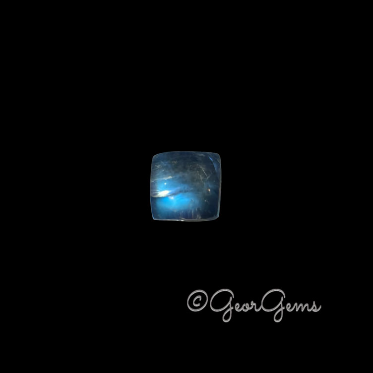 27891 1.76ct Moonstone - Square Cabochon